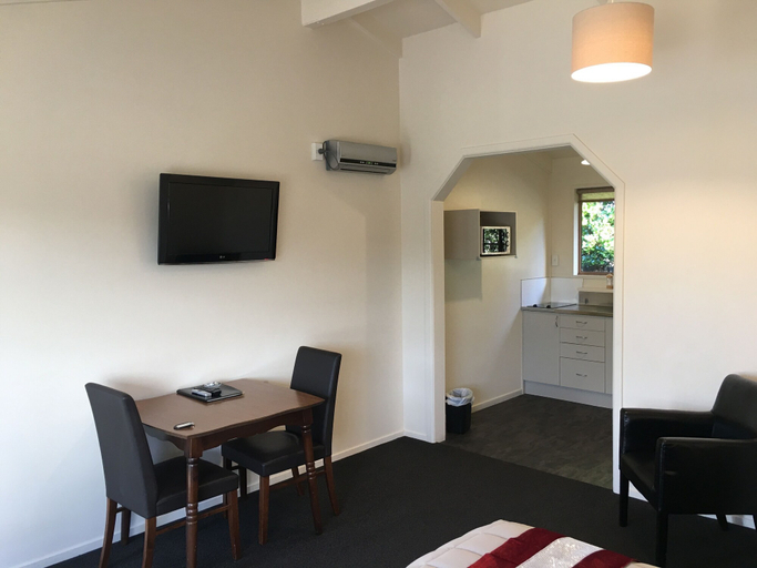 Others 4, Colonial Lodge Motel, Waitaki