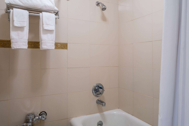 Bathroom 4, Gilmore Hotel, Trademark Collection by Wyndham, Ketchikan Gateway