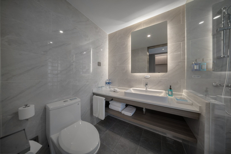Bathroom 7