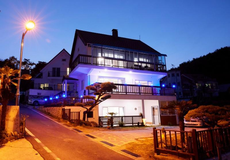 Exterior & Views 1, Namhae German Village Hercules Pension, Namhae