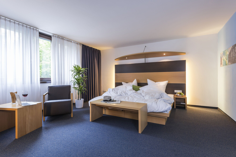 Bedroom 3, Hotel Berlin, Böblingen