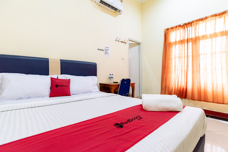 Bedroom 1, RedDoorz near Kelapa Gading, North Jakarta