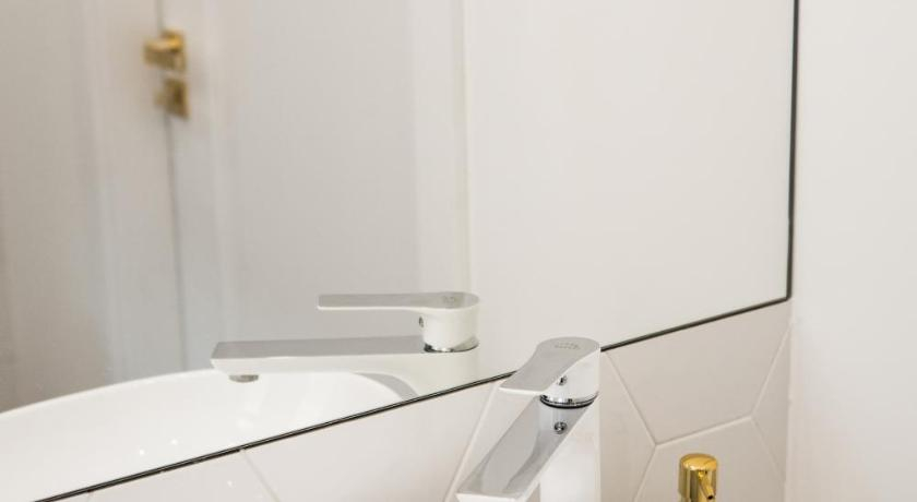 Bathroom 3, Gold Apartment, Bydgoszcz City