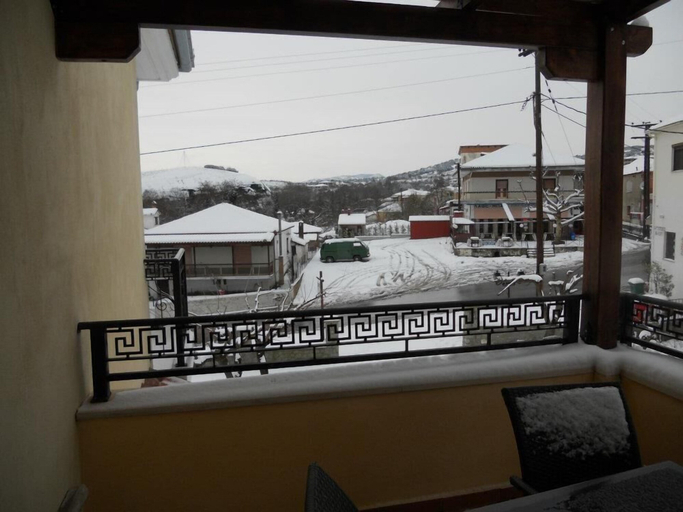 Others 4, Gogos Hotel, Thessaly
