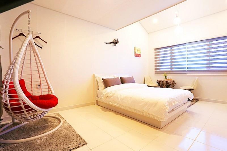 Bedroom, Jeju Swieonggapseoye Pension, Jeju