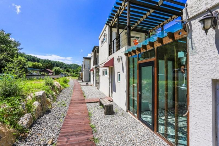1, Yangpyeong E-Ball House Pool Villa Pension, Yangpyeong