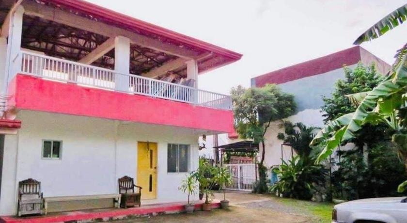 Perlies Inn Studio House with NETFLIX, Tanay