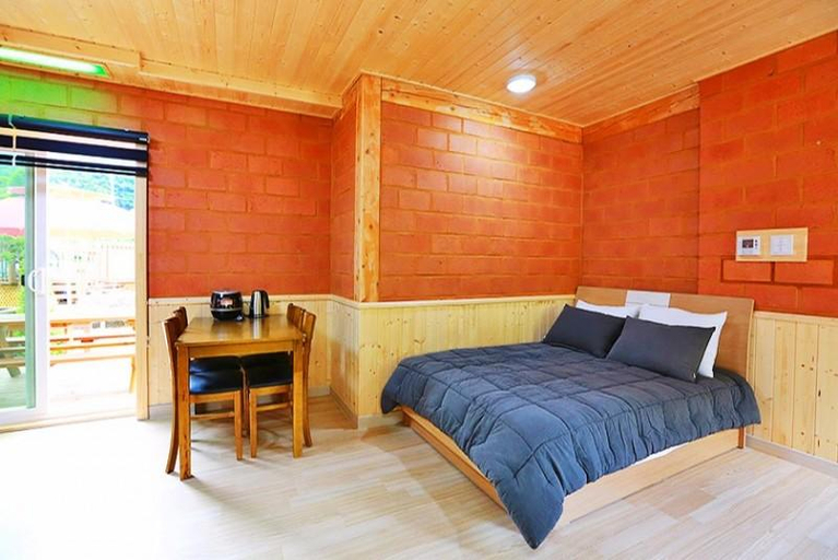 Bedroom, Pyeongchang Rainbow Ocher Pension, Pyeongchang