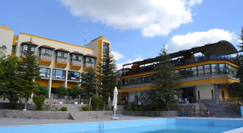 Exterior & Views 1, Ulasan Hotel Caravan Camping, Gölbaşı