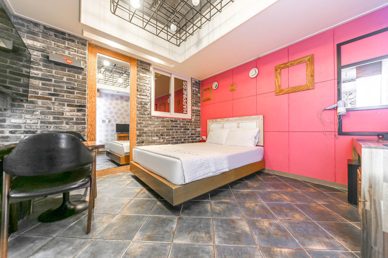 Bedroom 3, Daegu Dongseongno Jeep, Buk