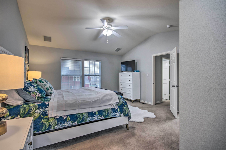Bedroom 4, 1 Block to Boat Ramp: Monkey Island Home, Delaware
