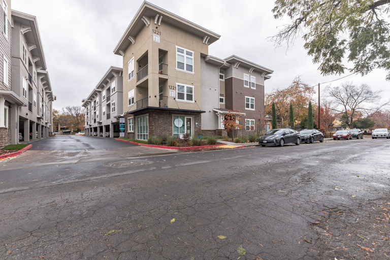 Exterior & Views 2, Modern Apartment With Upgraded Amenities Near CSU, Butte