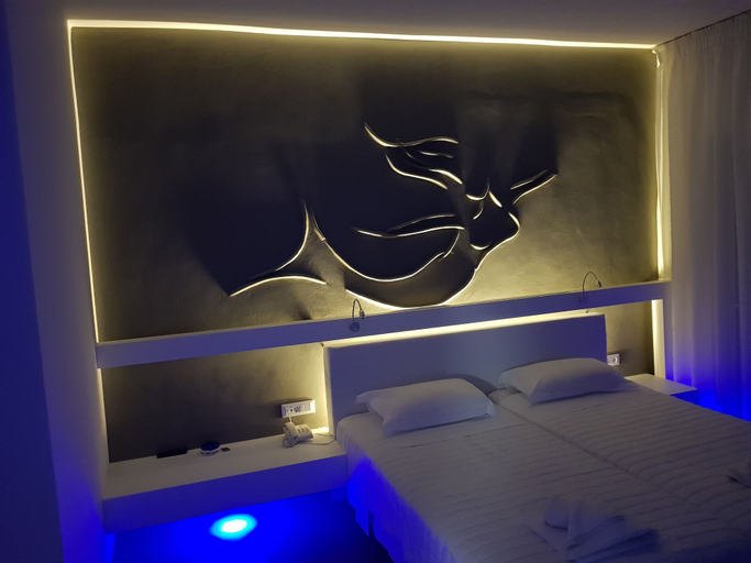 Bedroom 2, Niriides Hotel, Crete
