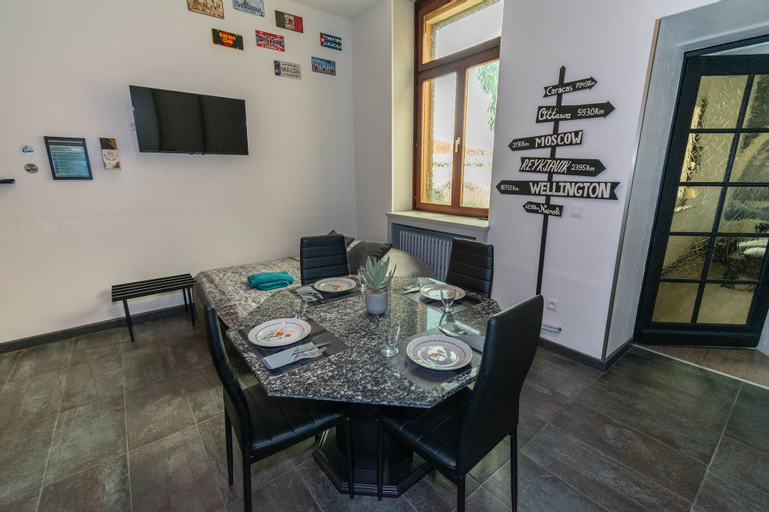 Dining Room 8