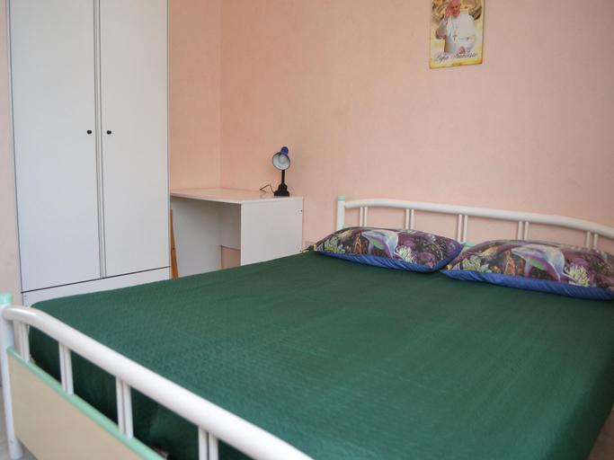 Others 2, Central Holiday Home With Terrace And Garden Parking Available, Lecce