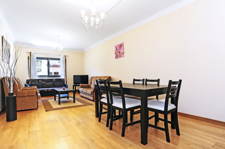 Others 4, Oeiras by the Beach Apartment, Oeiras