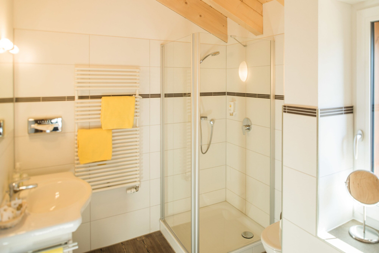 Bathroom 5, Alpenhotel Sonneck, Oberallgäu