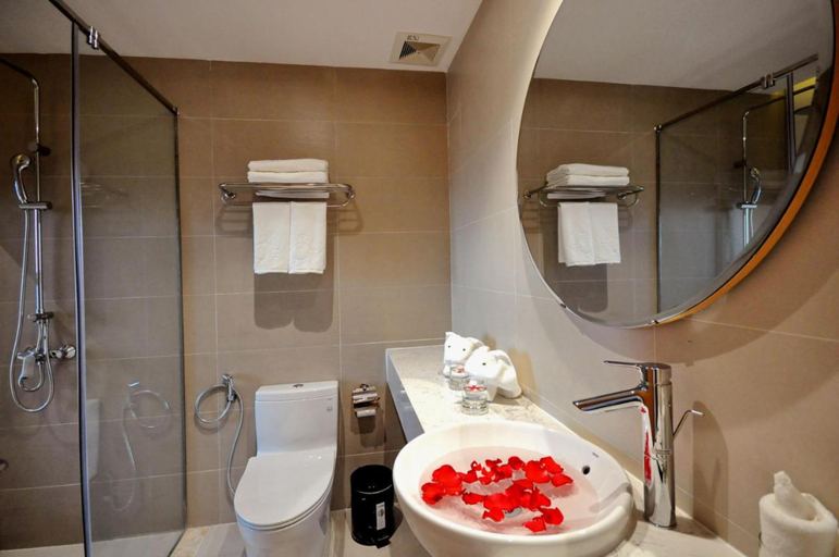 Bathroom 3, Sun Kiss Hotel Nha Trang, Nha Trang