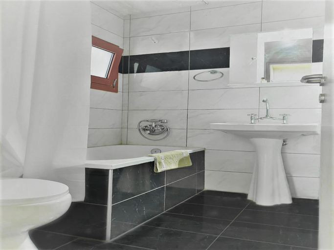 Bathroom, The Room Is Very Spacious, Clean, Well Equipped, Crete