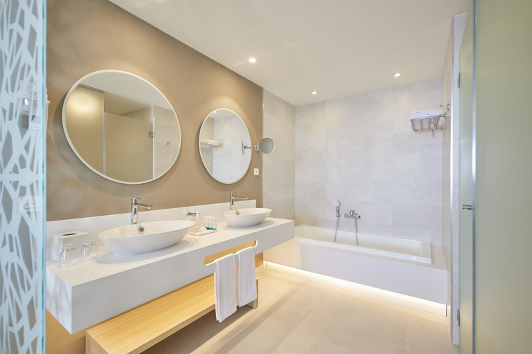 Bathroom 4, Bahia Principe Explore Fantasia - Hyatt Inclusive Collection-All Inclusive, Santa Cruz de Tenerife