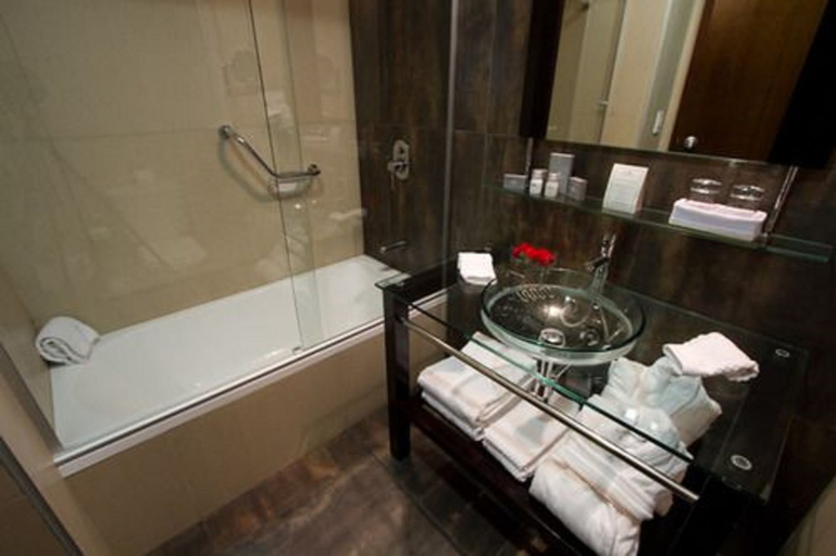 Bathroom 5, Regency Park Hotel, n.a349