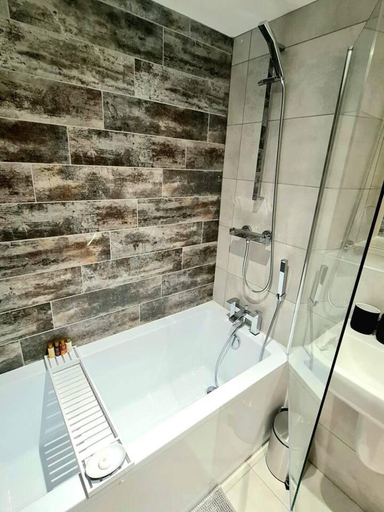 Others 5, 1-bedroom Aprt in Salford- Freeparking- Sleeps3, Manchester