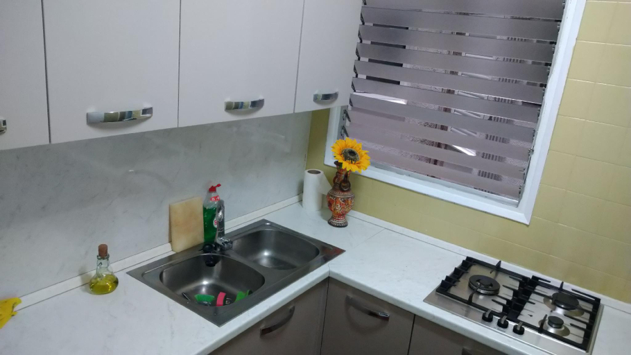 Kitchen 5, Sunny And Newly Renovated Apartment Large Balcony, Barcelona