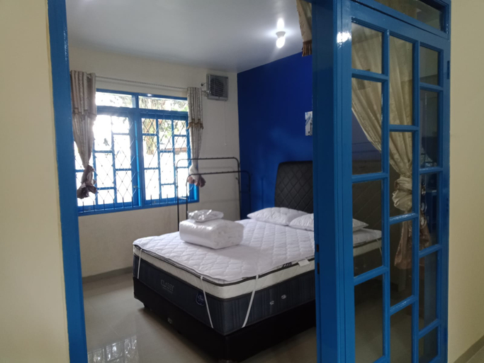 Bedroom 3, Villa Kota Bunga Santorini Puncak with Swimming Pool by Nimmala, Bogor
