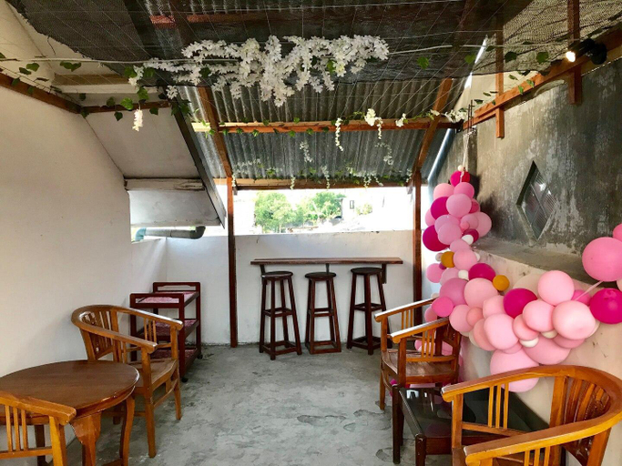 Others 5, Villa Batu Keluarga NN, Malang