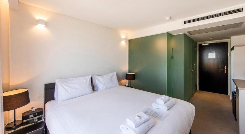 Bedroom 3, Stylish Room - Enjoy City Views on Rooftop Terrace, Perth