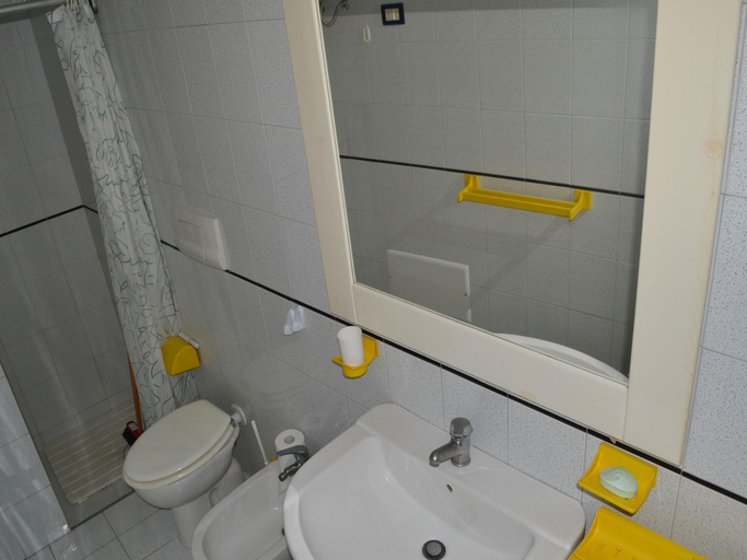 Bathroom 2, Apartment Directly On The Beach With Air Conditioning And Terrace Pets Allowed, Lecce