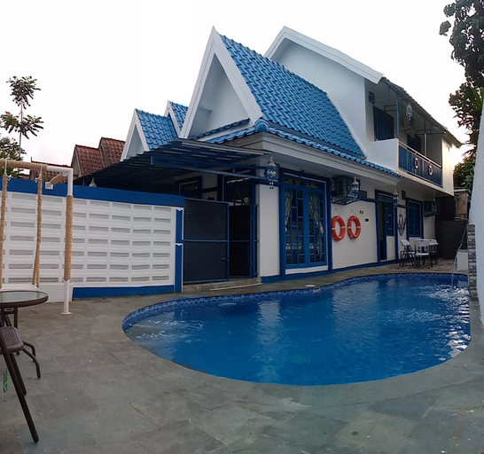 Sport & Beauty, Villa Kota Bunga Santorini Puncak with Swimming Pool by Nimmala, Bogor