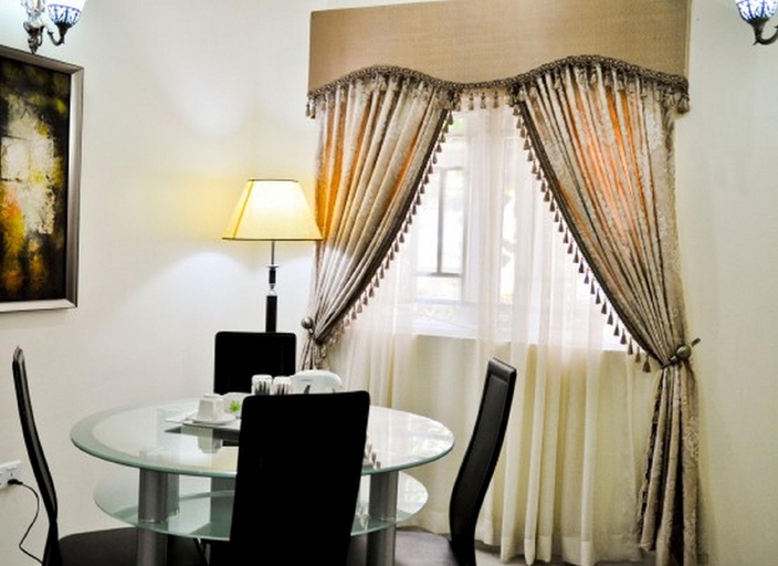 Food & Drinks 5, Auris Court Suites And Apartments, AbujaMun