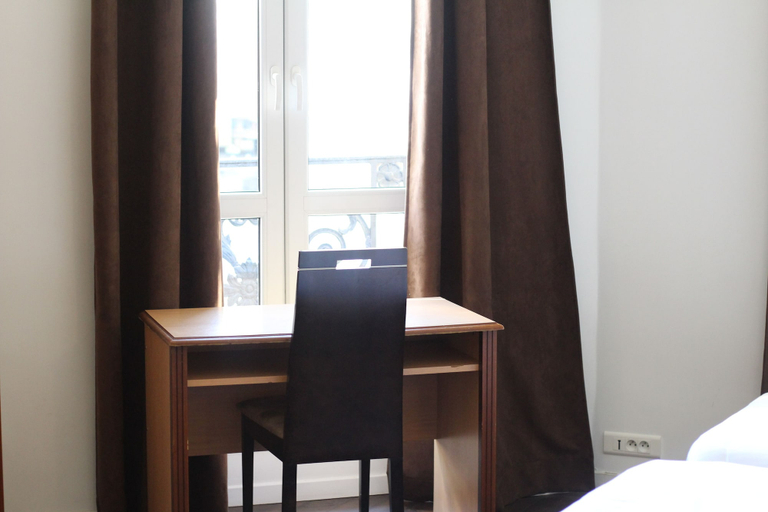Bedroom 3, Hotel Liège Strasbourg, Paris