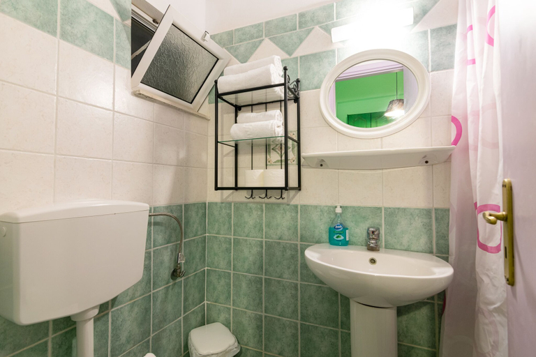 Bathroom 3, Ni-Mar Studios & Apartments, Ionian Islands