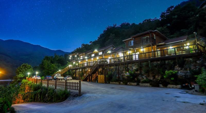 Exterior & Views 1, Gurye Jirisan Yasengwha Pension, Gurye