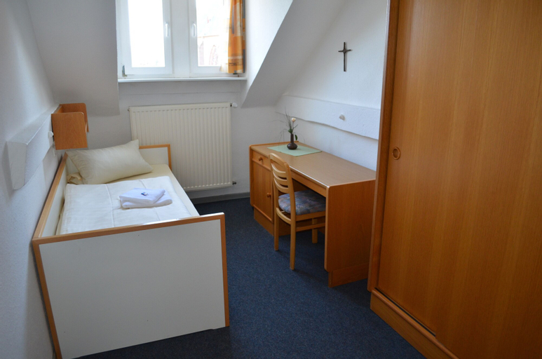 Bedroom 10