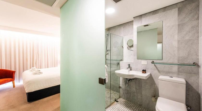 Bedroom 4, Stylish Room - Enjoy City Views on Rooftop Terrace, Perth