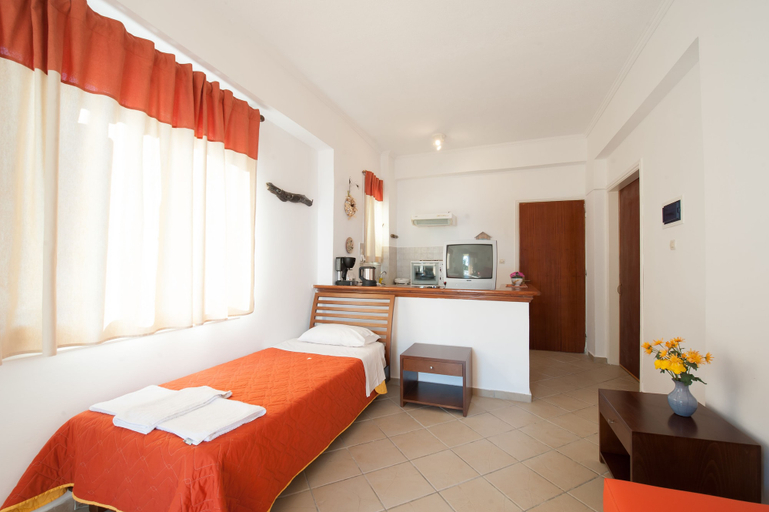 Bedroom 2, Zarkadis Beach Apartments, Ionian Islands