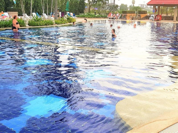 Others 5, Jacuzzi beach front apartment with Sea view Jomtien beach condo S1, Pattaya