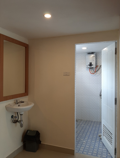 Bathroom 5, BERYL HOMESTAY, North Tapanuli