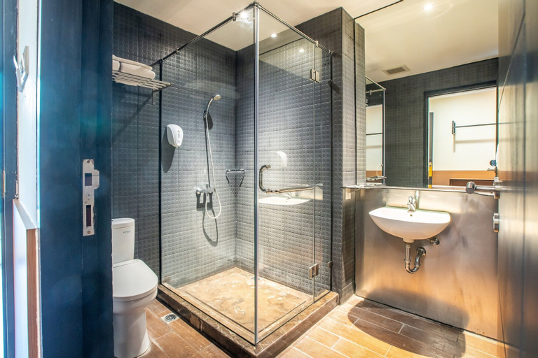 Bathroom 8