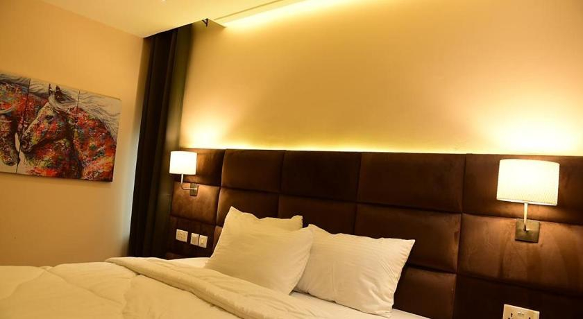 Bedroom 2, Mainstay Apartment & Suites, Oshimili North