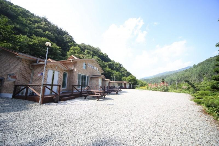 Exterior & Views 1, Jinan Cheonsang Demi Pension, Jinan