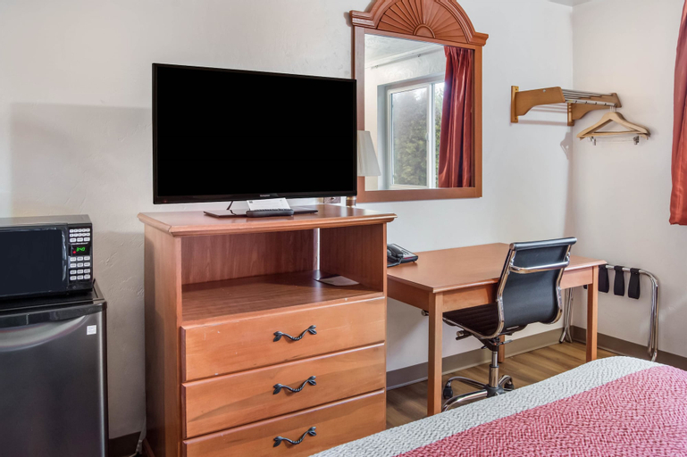 Bedroom 13