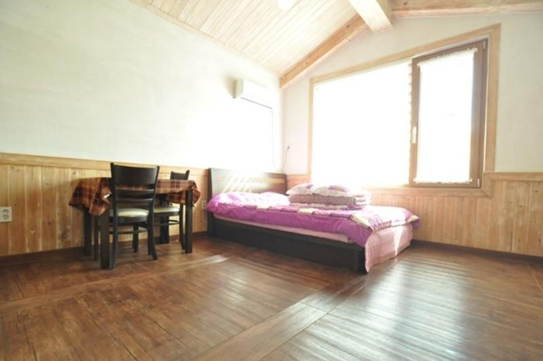 Bedroom 2, Boeun Songnisan Way to Cheonwangbong Pension, Sangju
