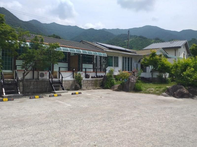 Exterior & Views 5, Hadong White House Pension, Gurye
