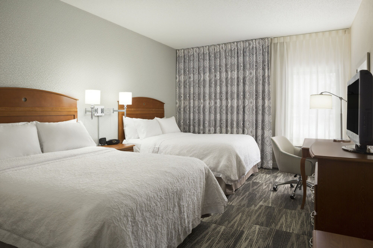 Bedroom 3, Hampton Inn Findlay, Hancock