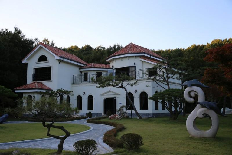 Others 5, Daebudo Lala Land Pension, Hwaseong