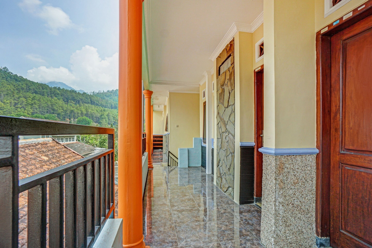 Others 5, OYO Life 90321 Ken Ken Villa, Malang